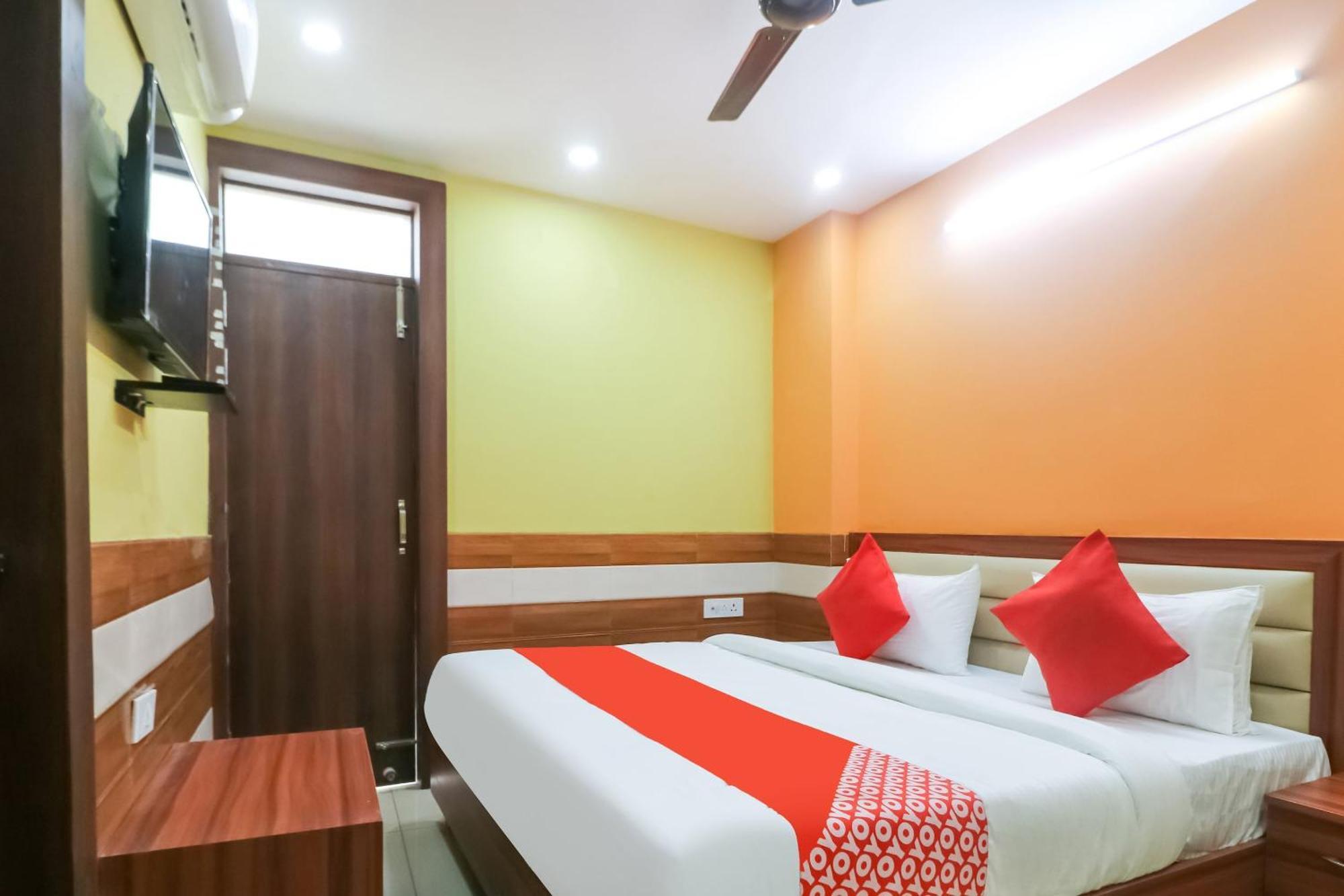 Hotel O Mayur Plaza เดลี ภายนอก รูปภาพ