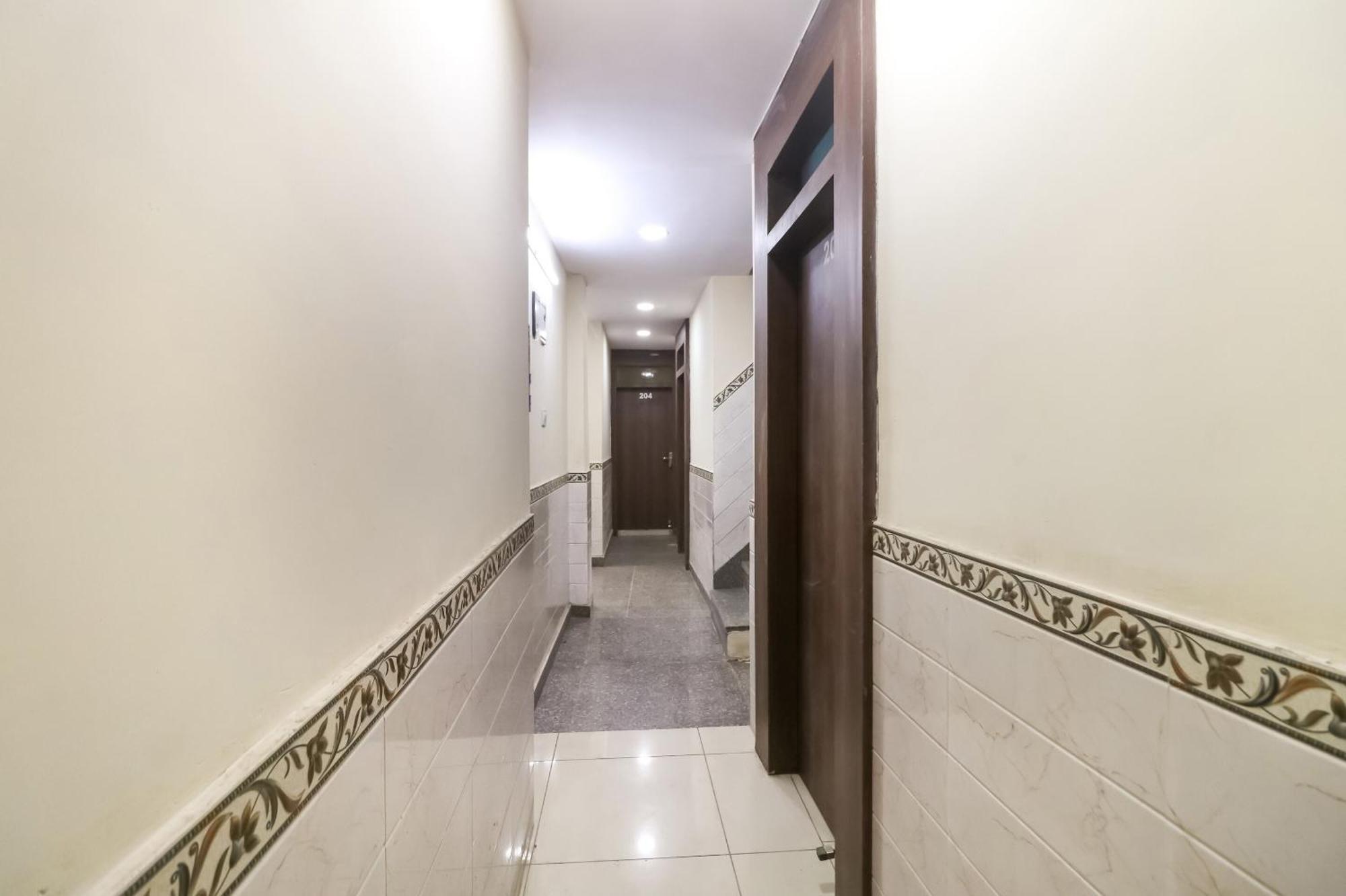 Hotel O Mayur Plaza เดลี ภายนอก รูปภาพ