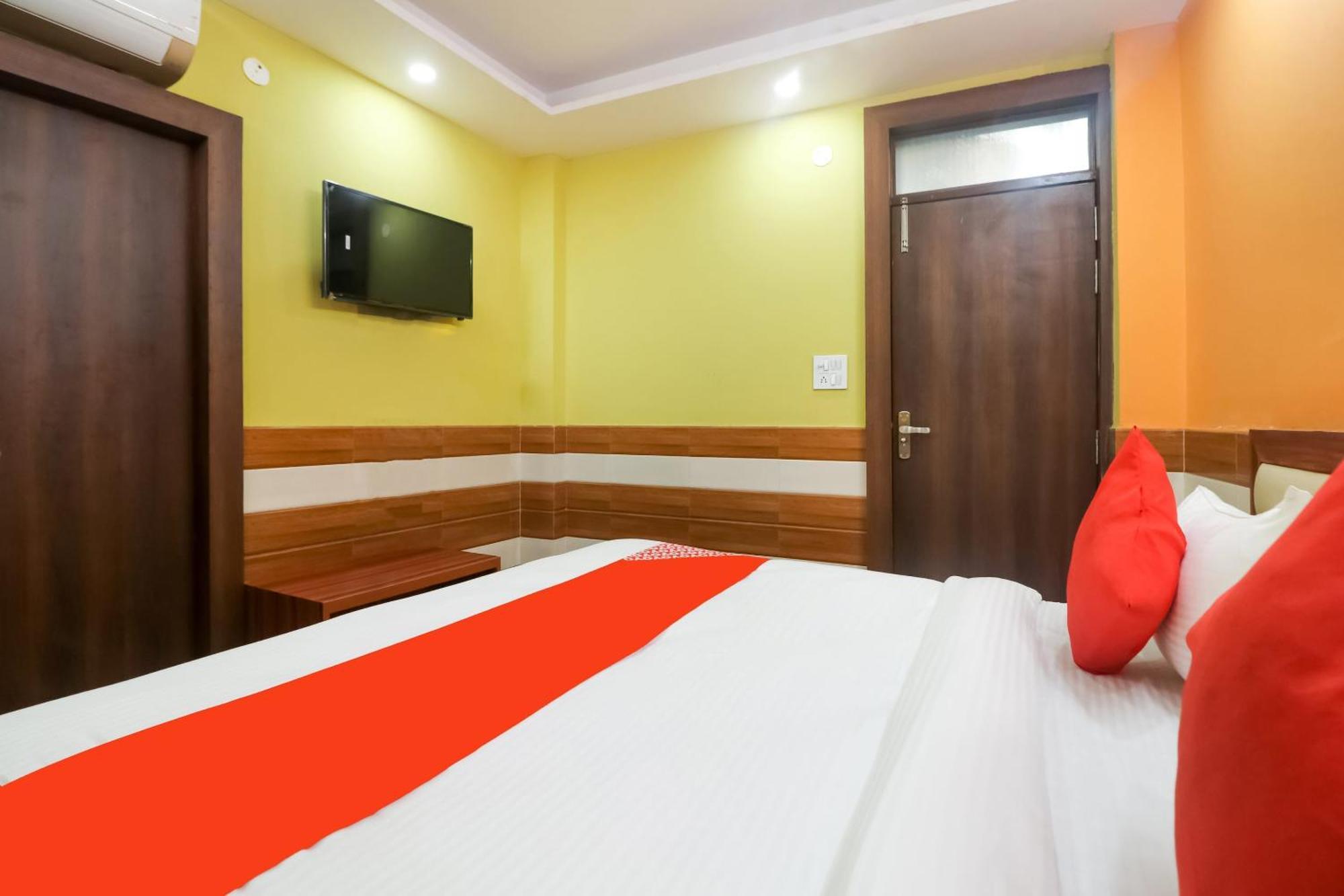 Hotel O Mayur Plaza เดลี ภายนอก รูปภาพ