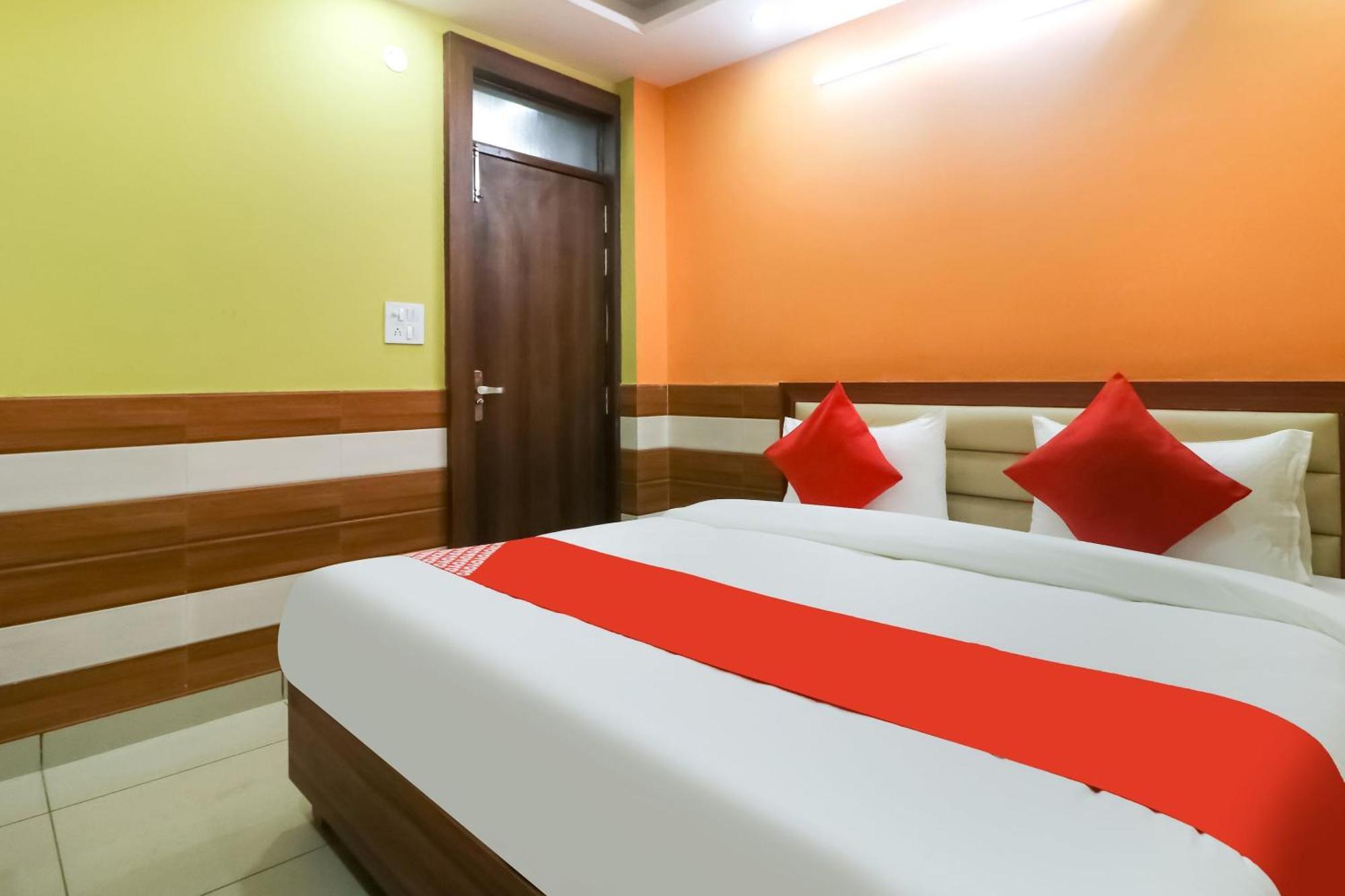 Hotel O Mayur Plaza เดลี ภายนอก รูปภาพ